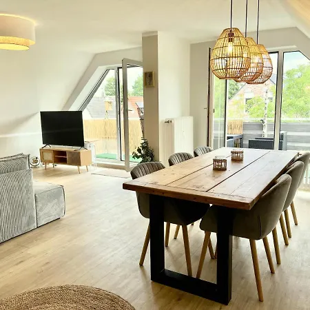 Lägenhet Boho Dreiraumwohnung Mit Balkon *