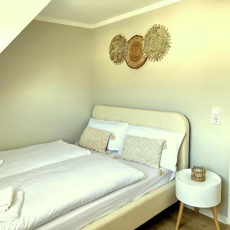 Boho Dreiraumwohnung Mit Balkon Lägenhet *