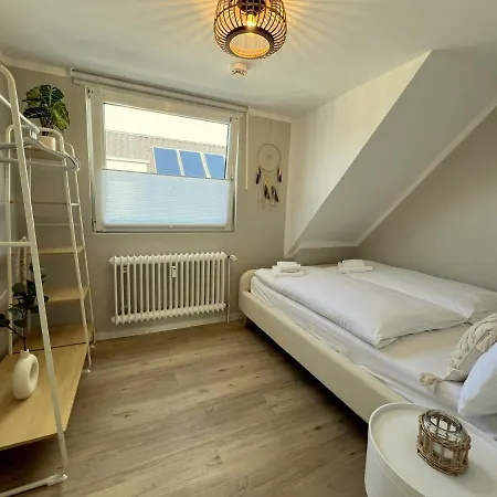 Lägenhet Boho Dreiraumwohnung Mit Balkon *